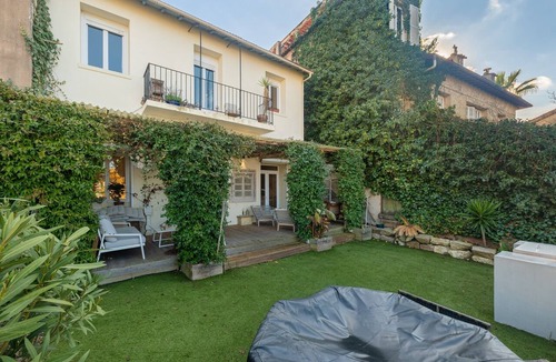 La Turbie House | Holiday Home 'Escapade Proche De Monaco' with Mountain View, Private Terrace and Wi-Fi