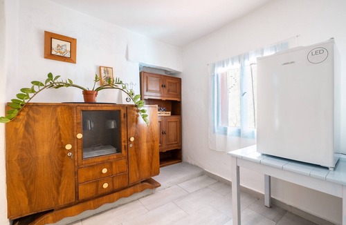 Rhodes Town House | Holiday Home 'Katia's Home Ground Floor' with Shared Garden, Wi-Fi and Air Conditioning