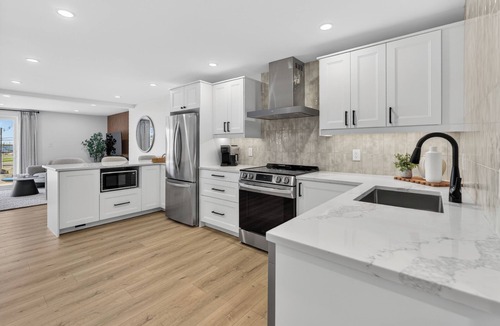 Summerside Apartment | Holman's Harbourview Suite -Renovated Waterview Suite in the Heart of Summerside