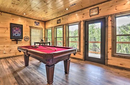 Chalet Village North House | Hot Tub, Game Room, Decks: Cabin in Gatlinburg
