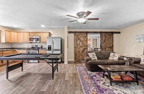 Lansing House | Hot Tub! Sleeps 24! Near Ithaca & Wineries!Dogs Ok!
