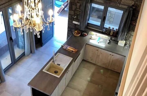 Chalcis House | House Sleeps 6 with Private Pool