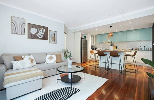 Redfern Apartment | Jacks Stylish Central Retreat w Free Parking