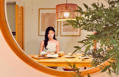 Suwon Apartment | JAJA Haenggung, SuwonㅣNext to Hwaseong FortressㅣCozy Korean VibeㅣComfortable & Well-keptㅣUp to 8 guestsㅣFree ParkingㅣLoved by many guests