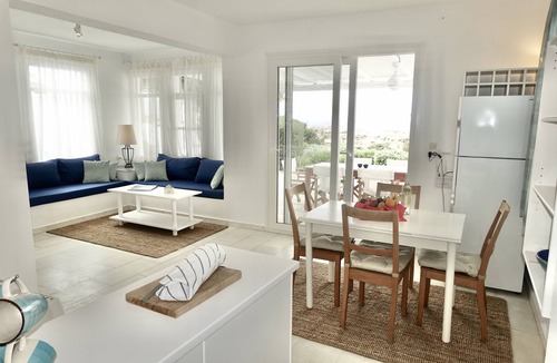 Naxos Villa | Kamari Villa E: Greek Paradise with private pool & Jacuzzi
