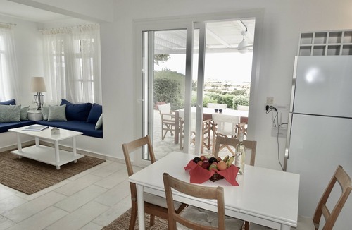 Naxos Villa | Kamari Villa E: Greek Paradise with private pool & Jacuzzi