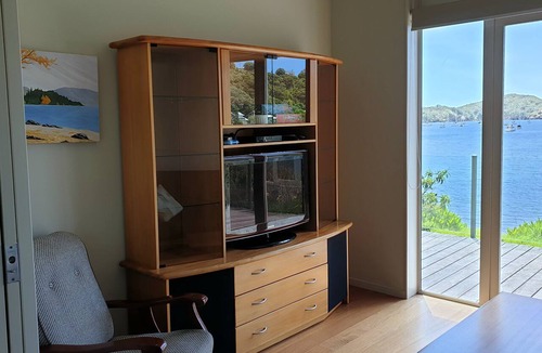 Tutukaka House | Kowharewa Beachfront Beauty