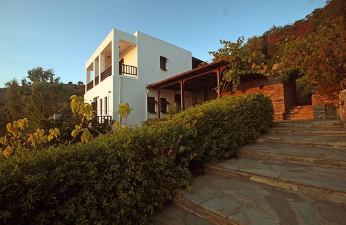 Ydrousa House | Kypri Villa, 4-bedroom seafront house in terrific Andros with cool AC