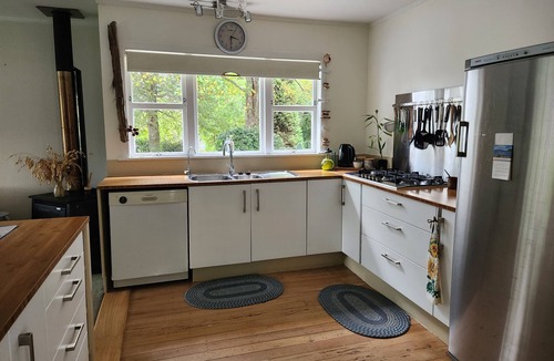 Kerikeri House | La Petite Ferme Manor - Spacious Garden Holiday Home