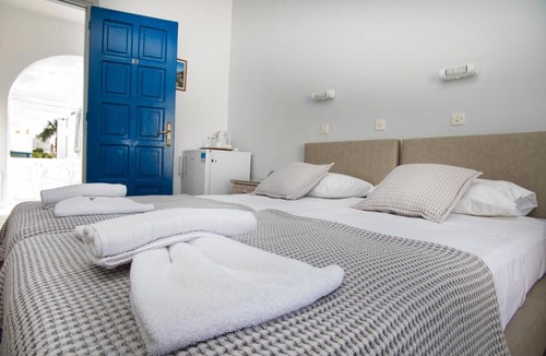 Parikia Hotel | LALOS Rooms