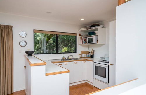 Langs Beach Cottage | Langs Hideaway - Langs Beach Holiday Home