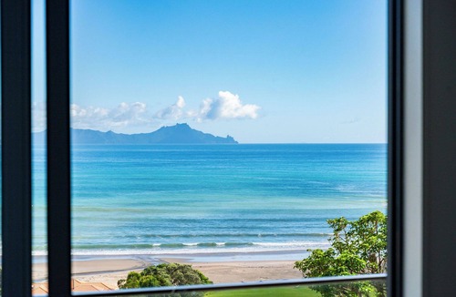 Langs Beach House | Langscape - Langs Beach Holiday Home