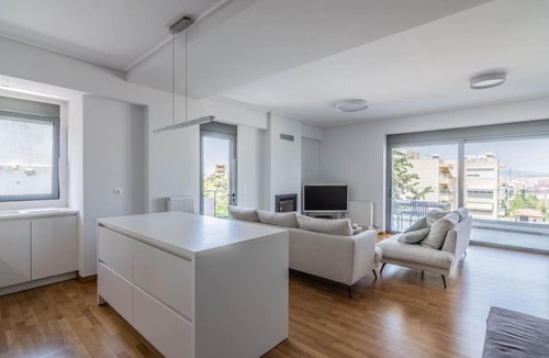 Papagou-Holargos Apartment | Light