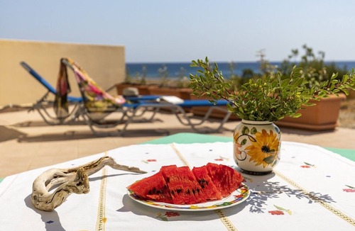 Lindos House | Live by the sea at House Myrtos