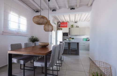 Tourlos Villa | Lux Villa, 5 Master BR, Private Pool, Sunset View!