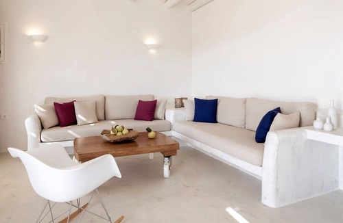 Agios Prokopios Villa | Luxury Naxos Villas | Grande Suite | Air Conditioning | Outdoor Pool