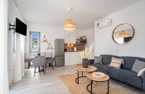 Kastraki Apartment | Luxury Sea View Apartment in Kastraki with Sea View, Wi-Fi, and Air Conditioning