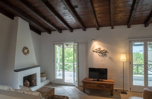 Kanapitsa Villa | Luxury Skiathos Villa | Three-Bedroom Villa | Vromolimnos