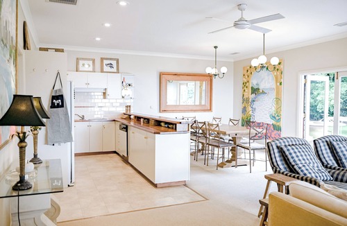 Robertson House | Macksville Cottage: a comfortable home perfect for families on holidays.