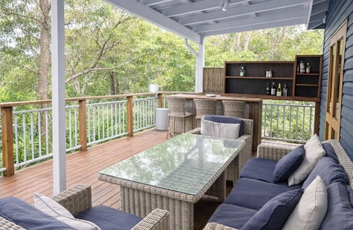 Macmasters Beach House | Macmasters Beach Coastal 3 bedroom Retreat with filtered ocean views