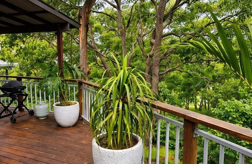 Macmasters Beach House | Macmasters Beach Coastal 3 bedroom Retreat with filtered ocean views
