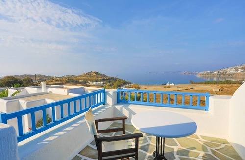 Paraga Apartment | Maganos Eikosi:Mykonos Apartment, close to the sea, breakfast included, shared pool