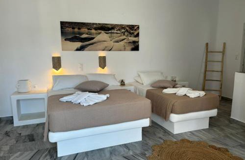 Parikia Apartment | Magginas Studios