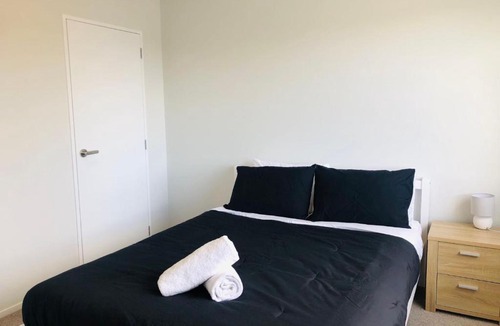 Manurewa Villa | Modern & Luxurious Home 6