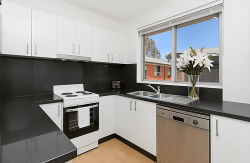 Mosman Apartment | Mosman BOT01 Botanic Rd-Balmoral 2BR Balcony Steps from Balmoral Beach Esplanade