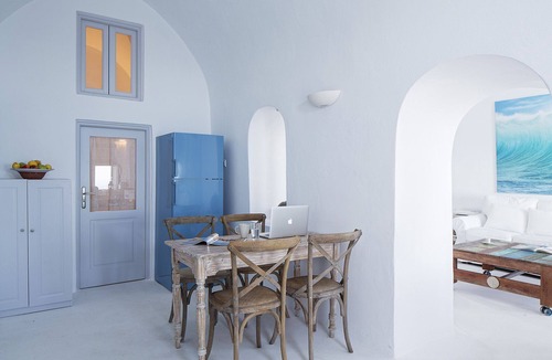 Imerovigli Villa | My Rental Homes - Villa Eros with terraces and an outdoor Jacuzzi plunge pool.