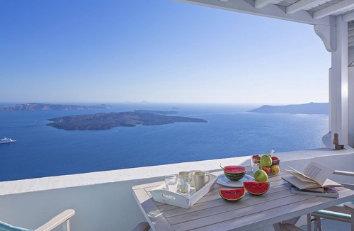 Imerovigli Villa | My Rental Homes - Villa Eros with terraces and an outdoor Jacuzzi plunge pool.