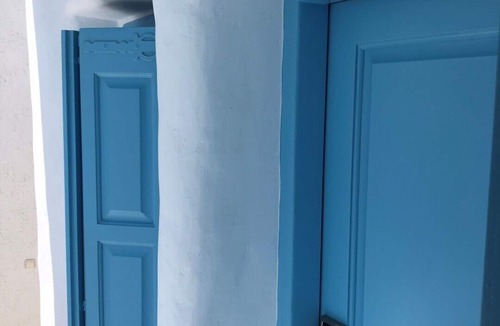 Platis Gialos House | Mykonian Mews H2 mini-villa 1 bedroom/1.5 bath/outdoor shower