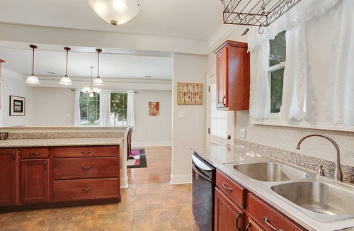 Arabi House | NEAR FRENCH QUARTER - 4 Bdrm Home - LOW RATES! - Safest Neighborhood.