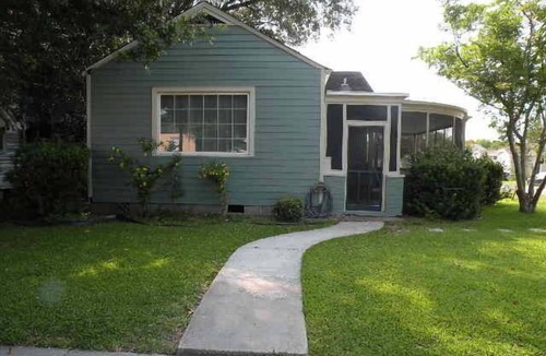 Arabi House | NEAR FRENCH QUARTER - 4 Bdrm Home - LOW RATES! - Safest Neighborhood.