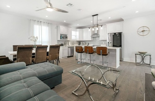 Mid-City House | New Constructed Luxury 3-BD House in Mid-City