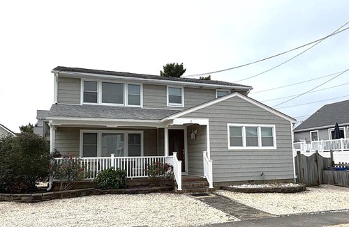North Beach Haven Apartment | Nice ocean side second floor duplex in Brant Beach, located close to the beach.