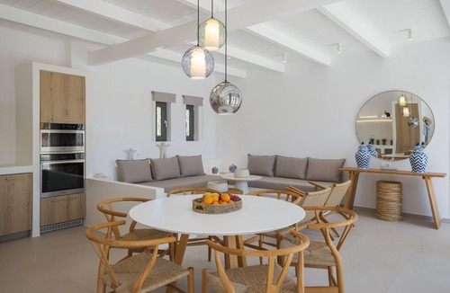 Santa Maria Villa | Noble Pearl Villas with Pool View & 7000 sq.m Beautiful Garden - Villa 1