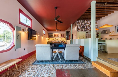 Bywater House | Nola Pink Palace sleeps 10. .5 miles away from French Quarter