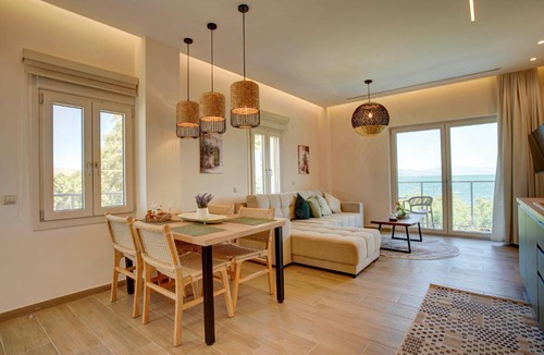 Nifida Apartment | Nyfida's four waves