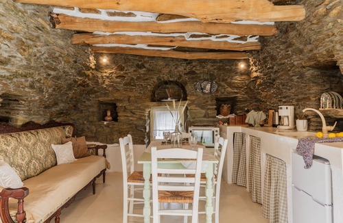 Andros Town House | Oak Farm Traditional Family House