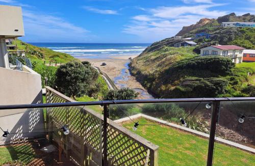 Baylys Beach House | Ocean View Terrace