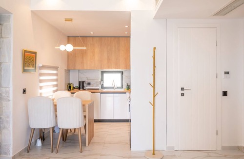 Pallini Villa | Olive Grove Panorama Suite Pende