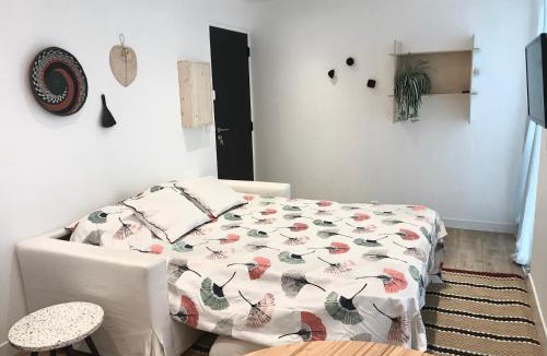 Riou - Petit Juas - Av de Grasse Apartment | Palma rosa
