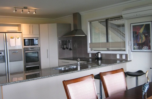 Cable Bay House | Panoramic views to Doubtless Bay