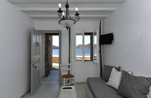 Naousa Hotel | Parian Lithos