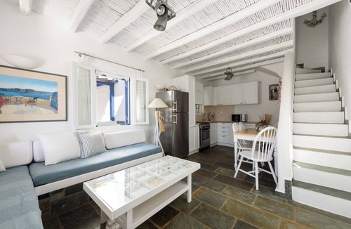 Piso Livadi Apartment | Paros 3 bedrooms Maisonette for 6 persons by MPS