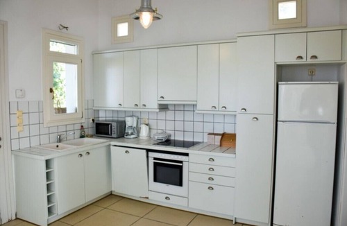 Ydrousa Villa | Pool villa in Andros overlooking the Aegean Sea