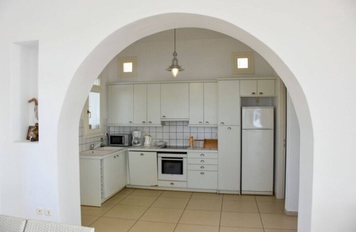 Ydrousa Villa | Pool villa in Andros overlooking the Aegean Sea