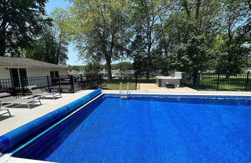 Wolcott Cottage | Poolside Paradise