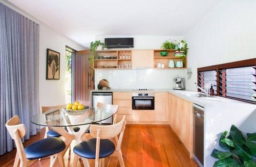 Broken Head House | Private Beachfront Bungalow. Pet-Friendly!